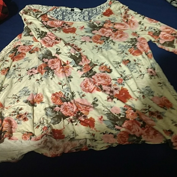 Lace back with floral dress shirt - Picture 1 of 3